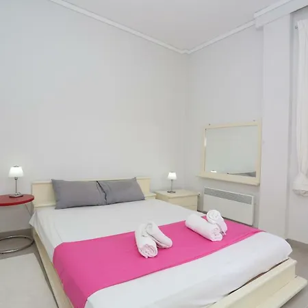 Dimi - 100m Beach, 4 Bdrms, Garden, Sea View *