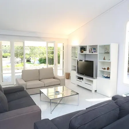 Dimi - 100m Beach, 4 Bdrms, Garden, Sea View