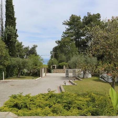 Dimi - 100m Beach, 4 Bdrms, Garden, Sea View *