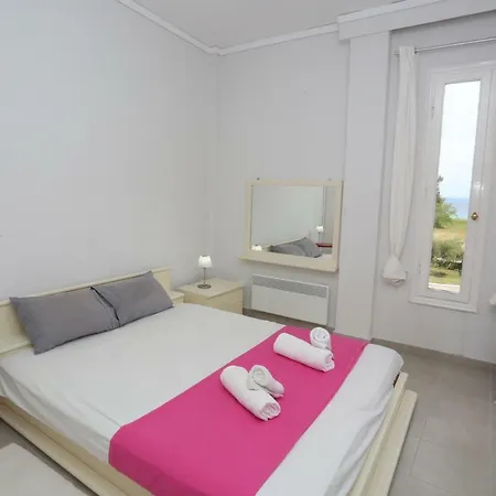 Villa Dimi - 100m Beach, 4 Bdrms, Garden, Sea View *