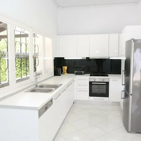 Villa Dimi - 100m Beach, 4 Bdrms, Garden, Sea View Pefkochori