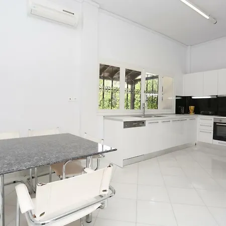 Dimi - 100m Beach, 4 Bdrms, Garden, Sea View Villa